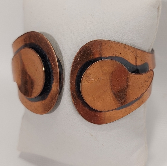 Copper Clam Shell Hinged Chunky Bangle Bracelet - Picture 2 of 7